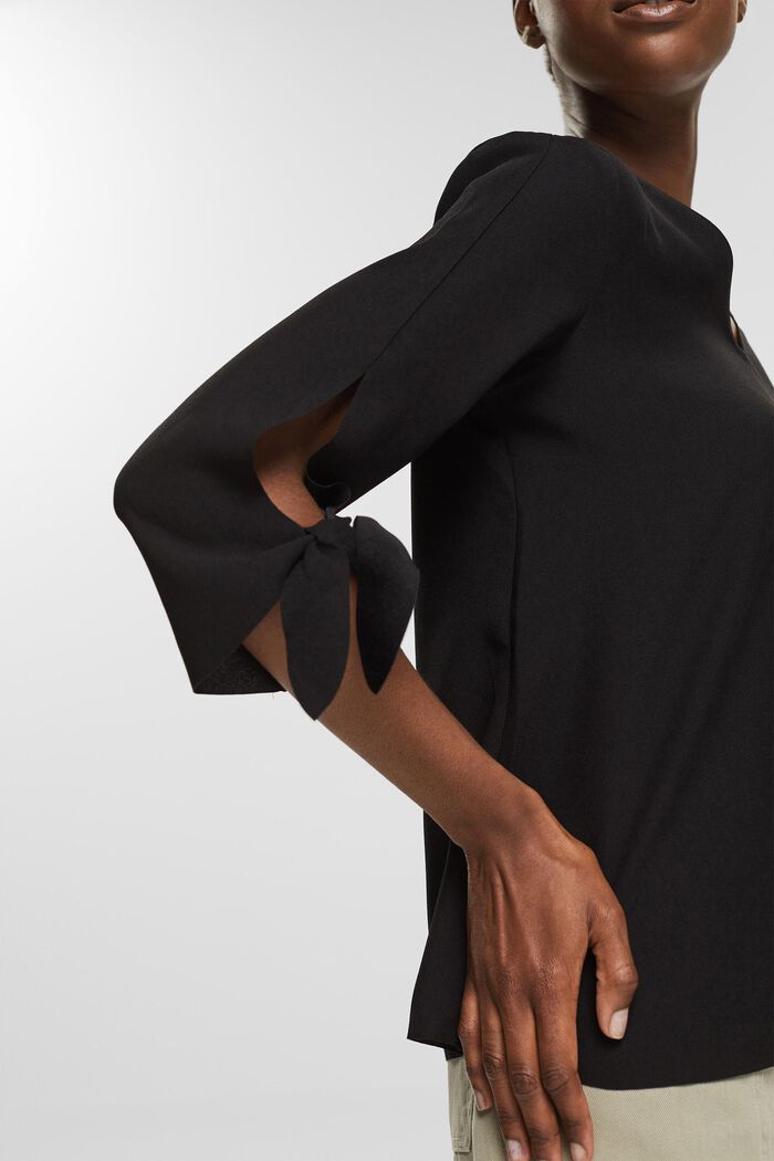 Stretch-Bluse mit offenen Kanten, BLACK, detail image number 2