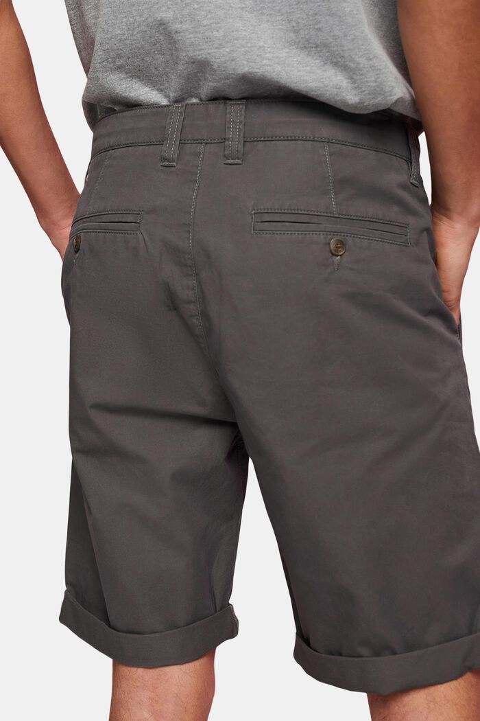 Shorts im Chino-Style aus nachhaltiger Baumwolle, DARK GREY, detail image number 4