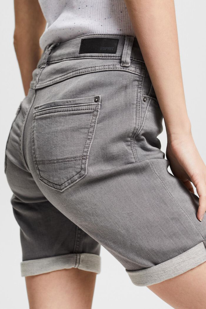 Jeans-Shorts aus Bio-Baumwoll-Mix, GREY MEDIUM WASHED, detail image number 5