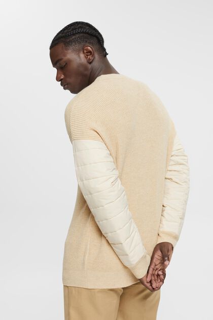 Pullover aus Materialmix