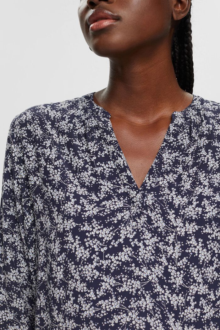 Bluse mit Muster, LENZING™ ECOVERO™, BLUE, detail image number 2