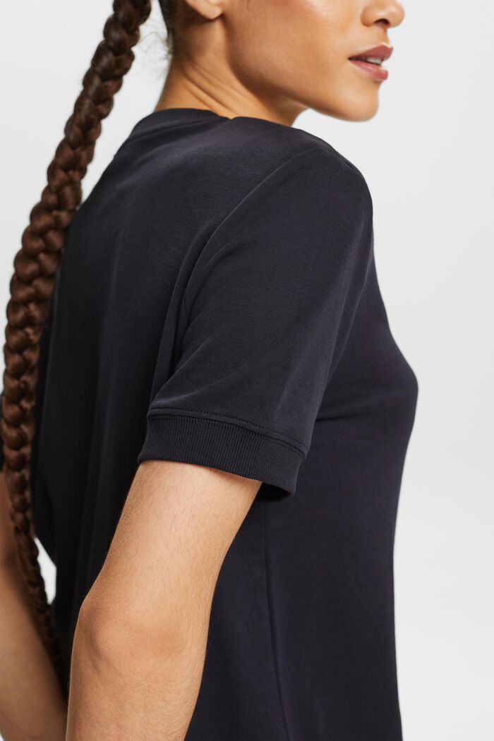 T-Shirt-Kleid aus Baumwolle mit Schulterpolster, BLACK, detail image number 3