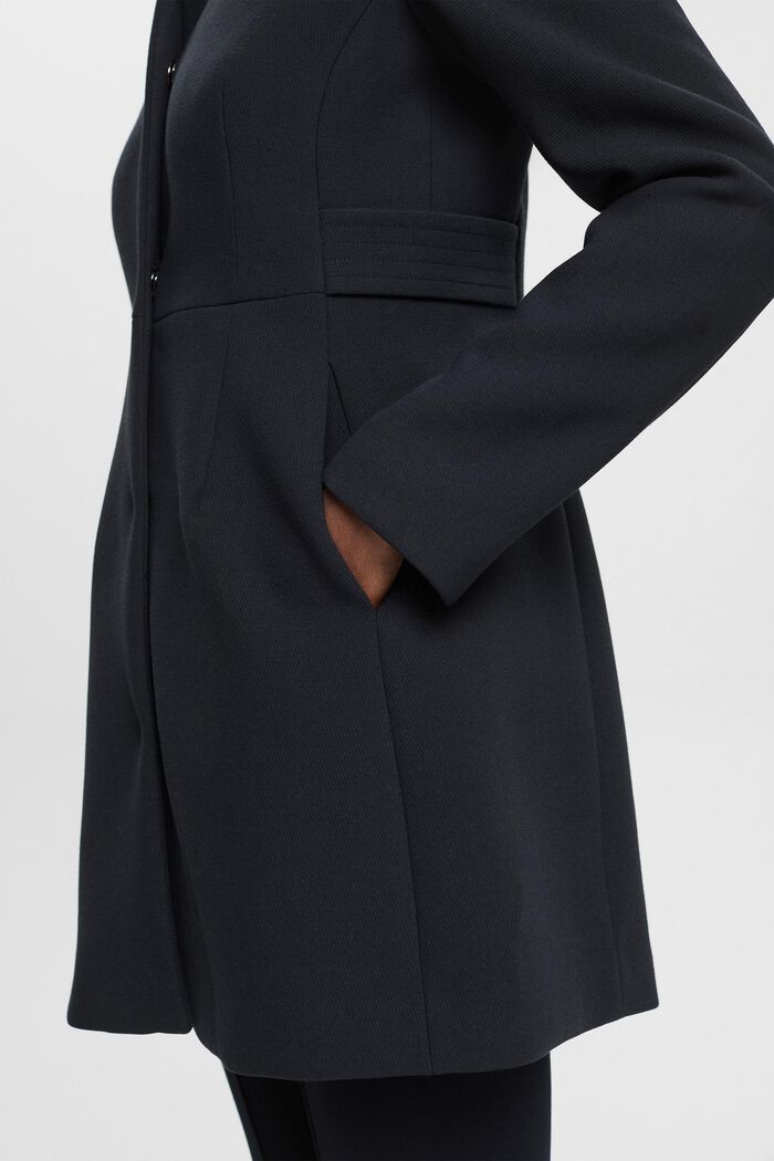 Taillierter Mantel mit umgekehrtem Reverskragen, BLACK, detail image number 4